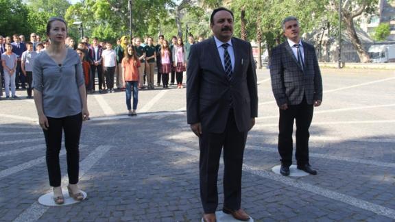 Atatürk Anıtına Çelenk Sunma Töreni Yapıldı