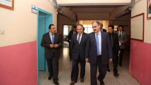 Vali Özkan Okulları Ziyaret Ediyor