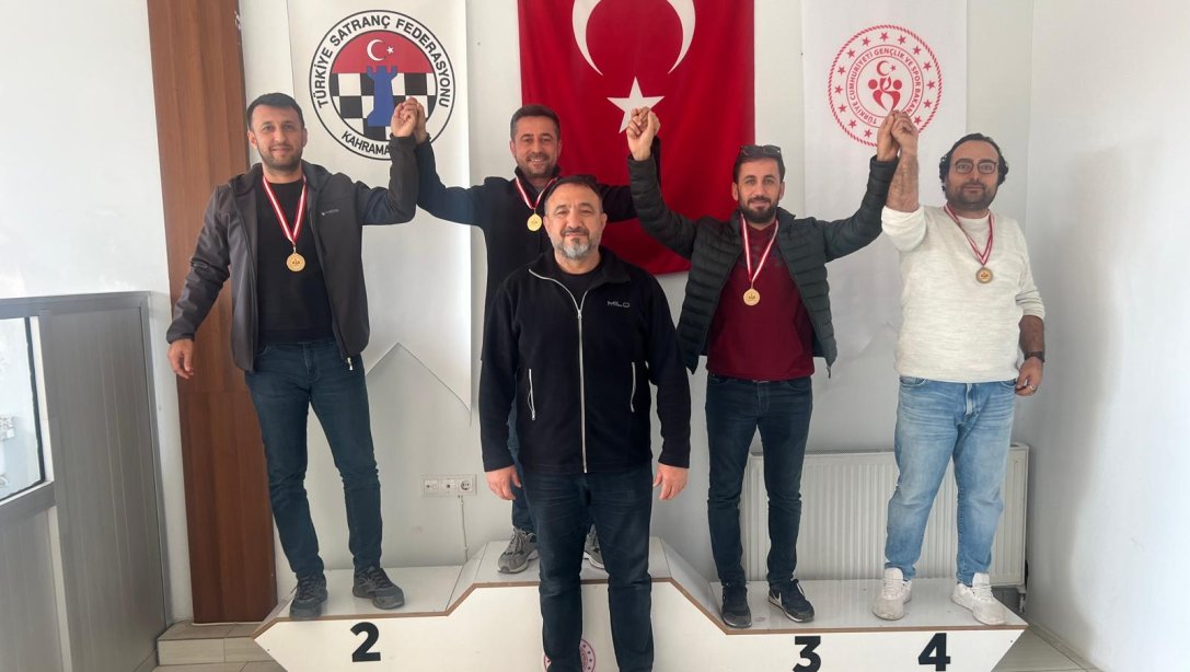 24 KASIM ÖĞRETMENLER ARASI SATRANÇ VE MASA TENİSİ TURNUVASI DÜZENLENDİ.